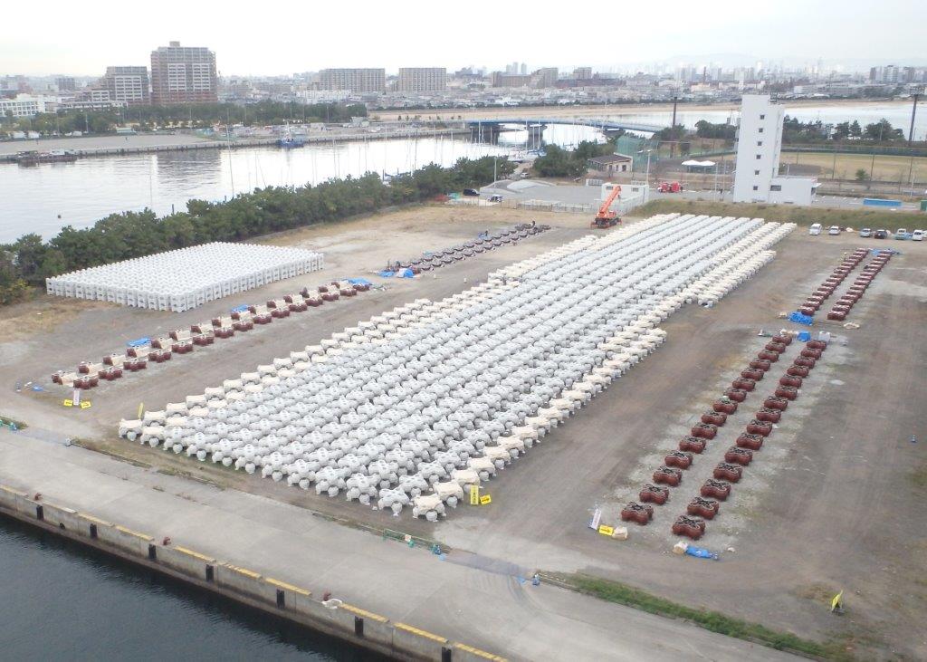 兵庫県　尼崎西宮芦屋港海岸
被覆ブロック製作　２トン４８００個